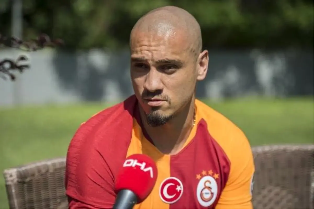 Galatasaray, Maicon\'u Açıkladı