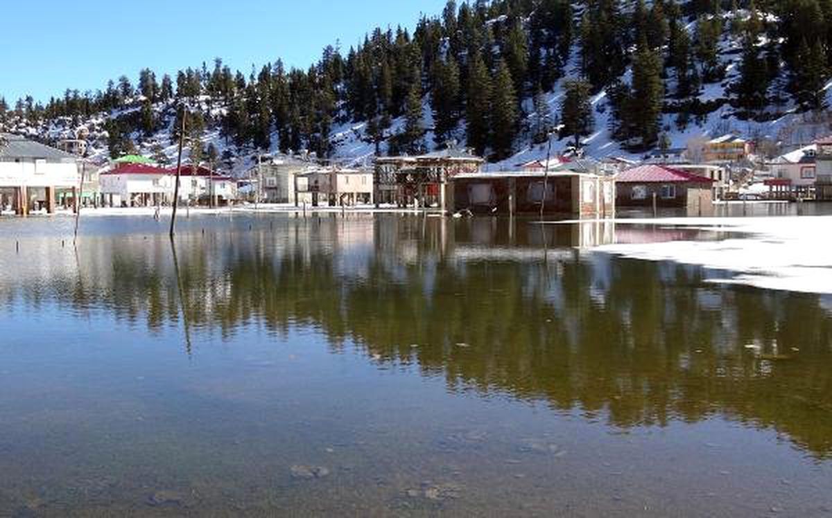 Kar Erimeye Başladı, Yayla Evlerini Su Bastı
