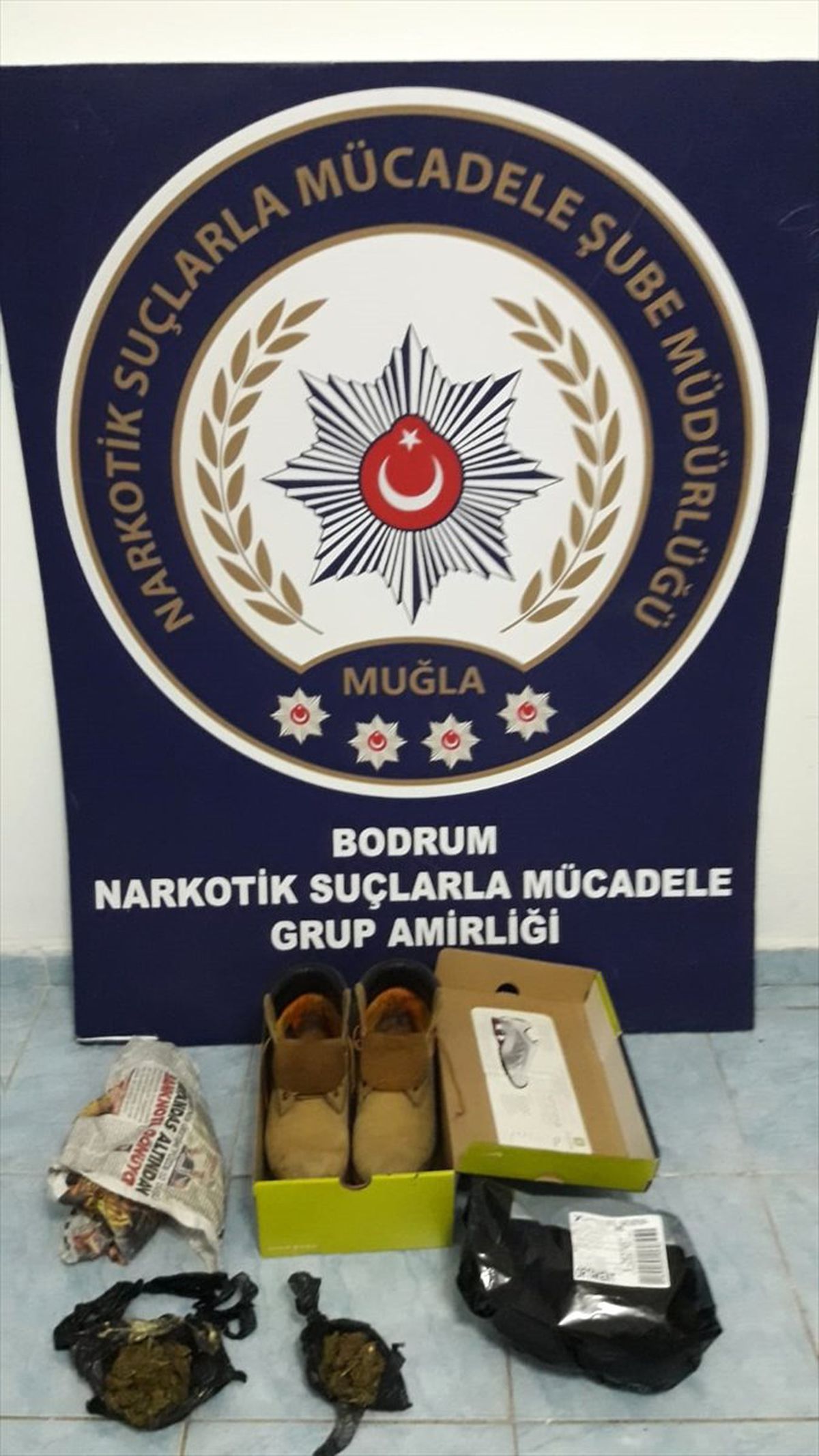 Kargo Paketindeki Ayakkabıdan Uyuşturucu Çıktı