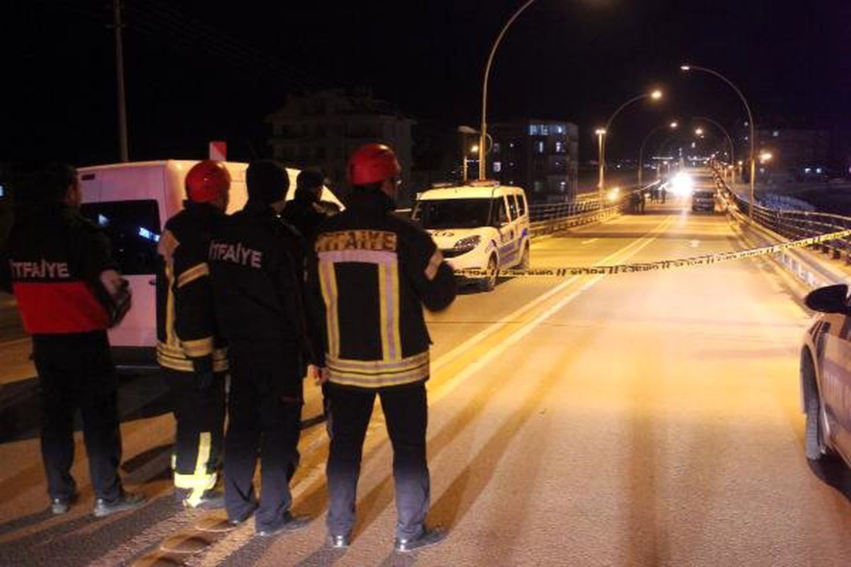 Köprüde Bomba Paniği
