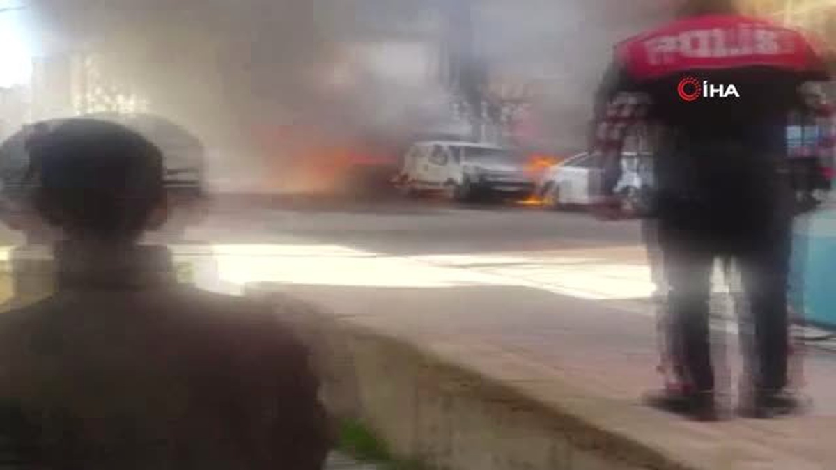Şanlıurfa\'da Trafo Patladı: Araçlar ve Mahalle Alevlere Teslim Oldu