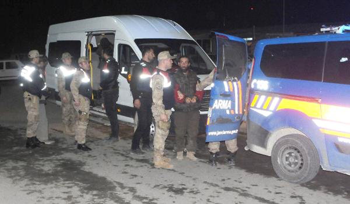 Suriye\'ye Kaçmaya Çalışırken Yakalanan 4 Terörist Tutuklandı