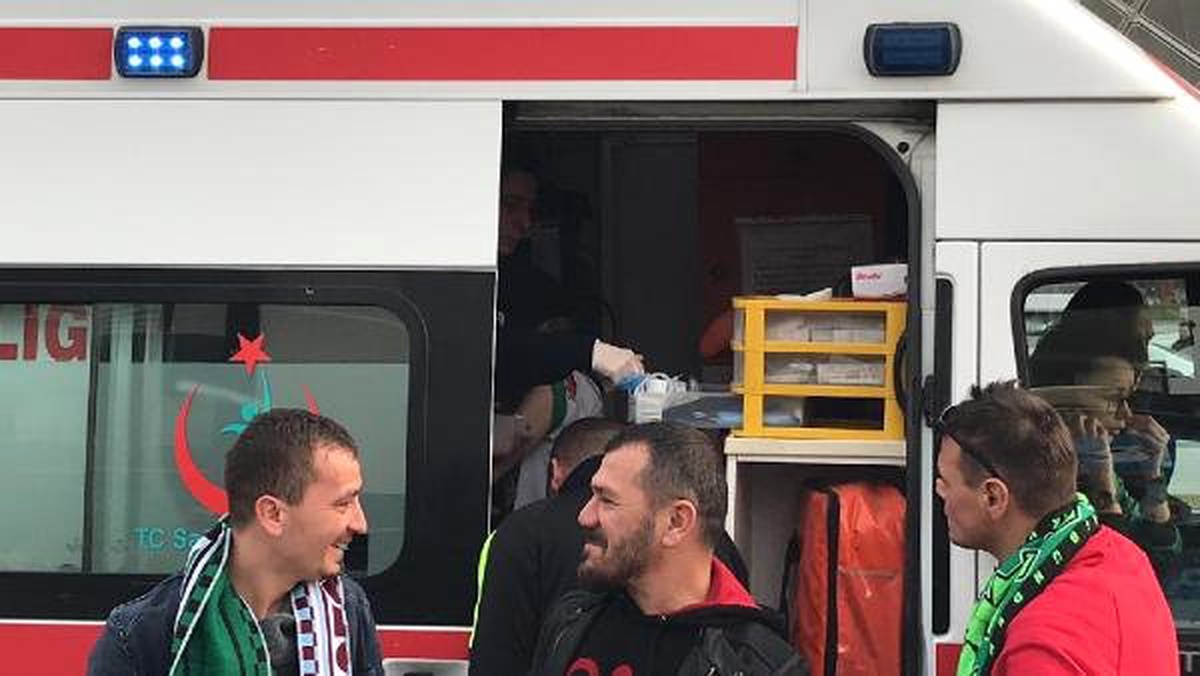 Taraftarlar Arasında Kavga Çıktı: 2 Kadın Yaralı