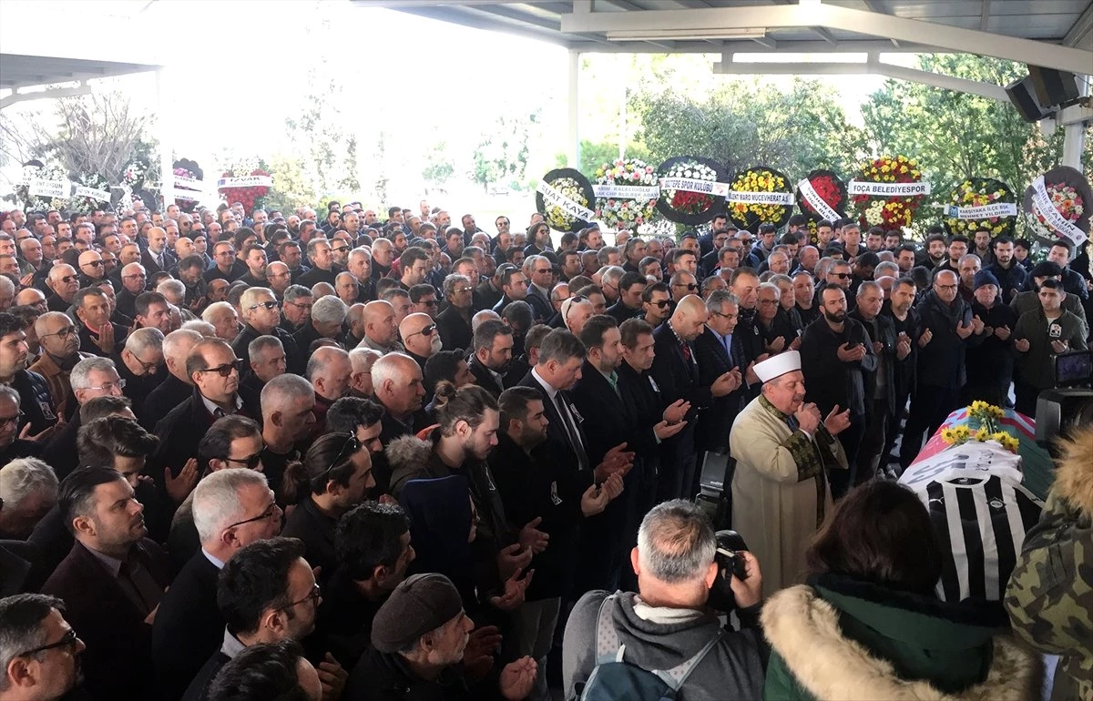 Teknik Direktör Turgut Uçar\'ın Cenazesi Toprağa Verildi
