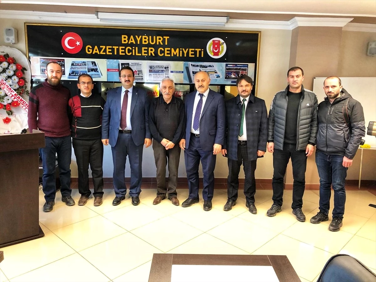 AK Parti Bayburt Belediye Başkan Adayı Yumak, Gazetecilerle Buluştu