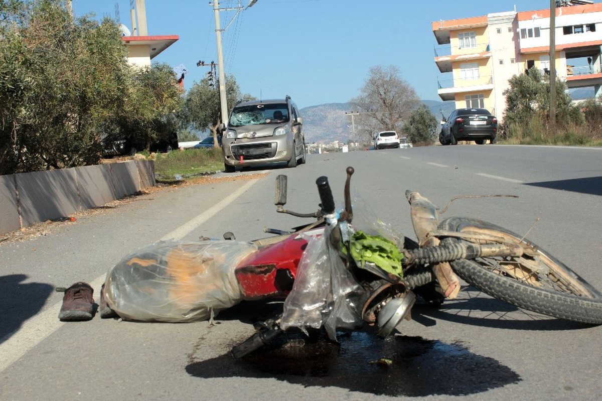 Antalya\'da Feci Kaza: 1 Ölü, 4 Yaralı