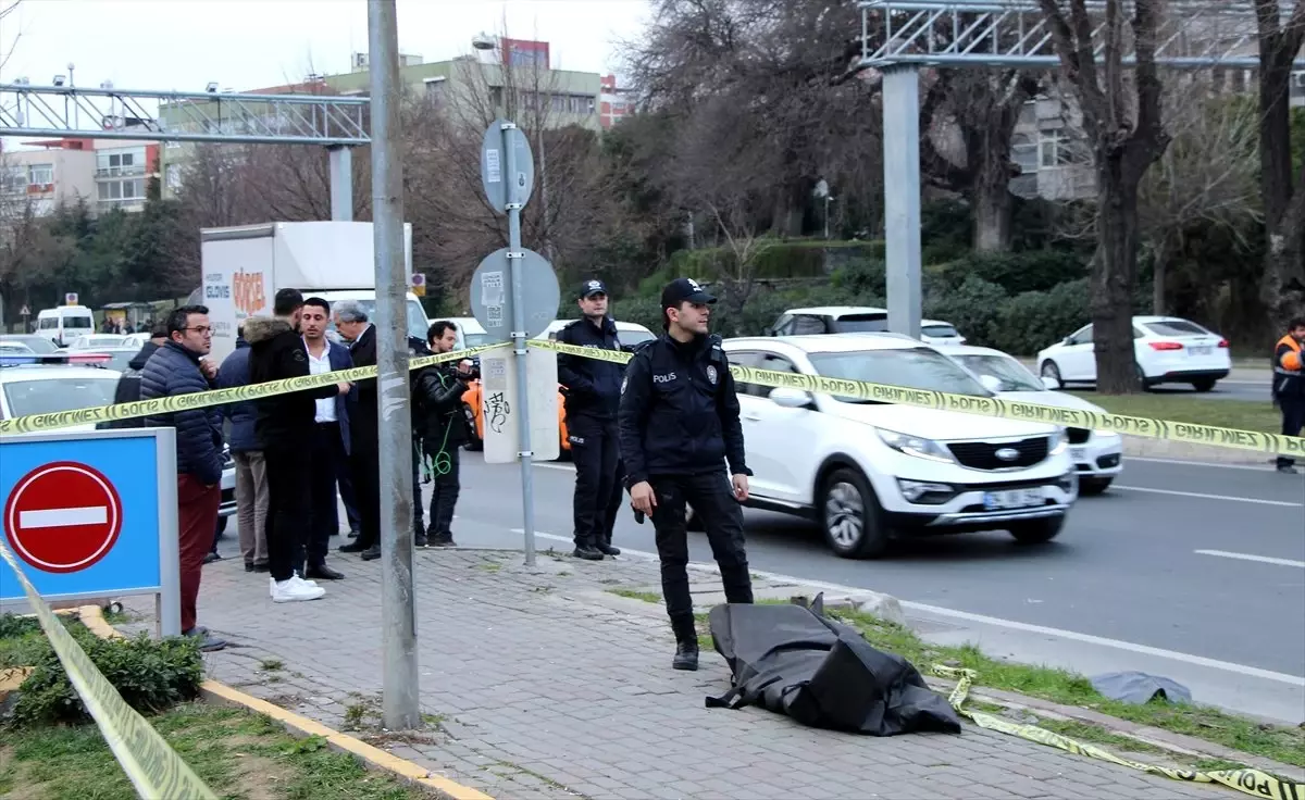 Bakırköy\'de Trafik Kazası: 1 Ölü, 1 Yaralı