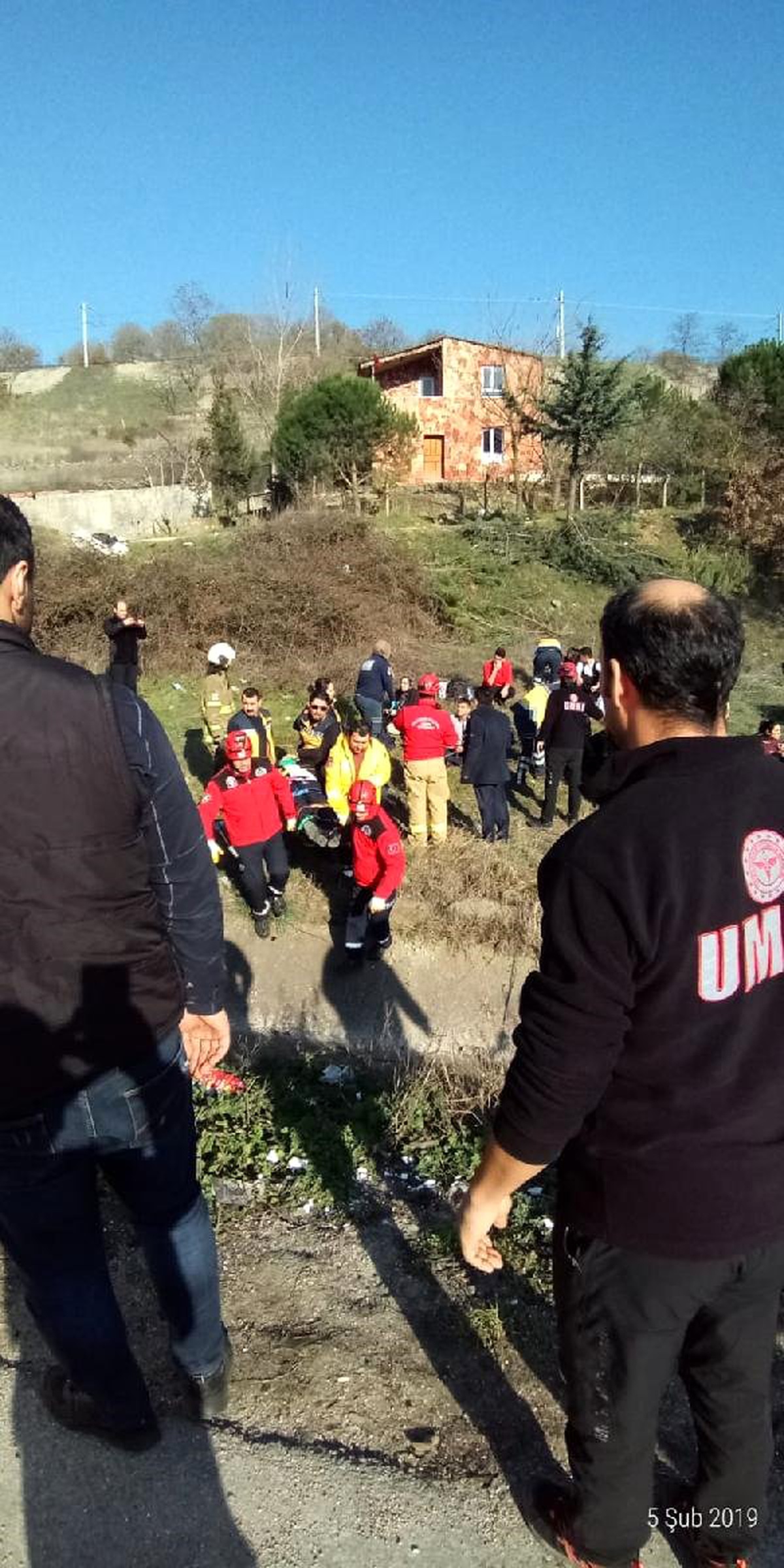 Balıkesir\'de Yolcu Otobüsü, Kamyona Çarptı: 29 Yaralı