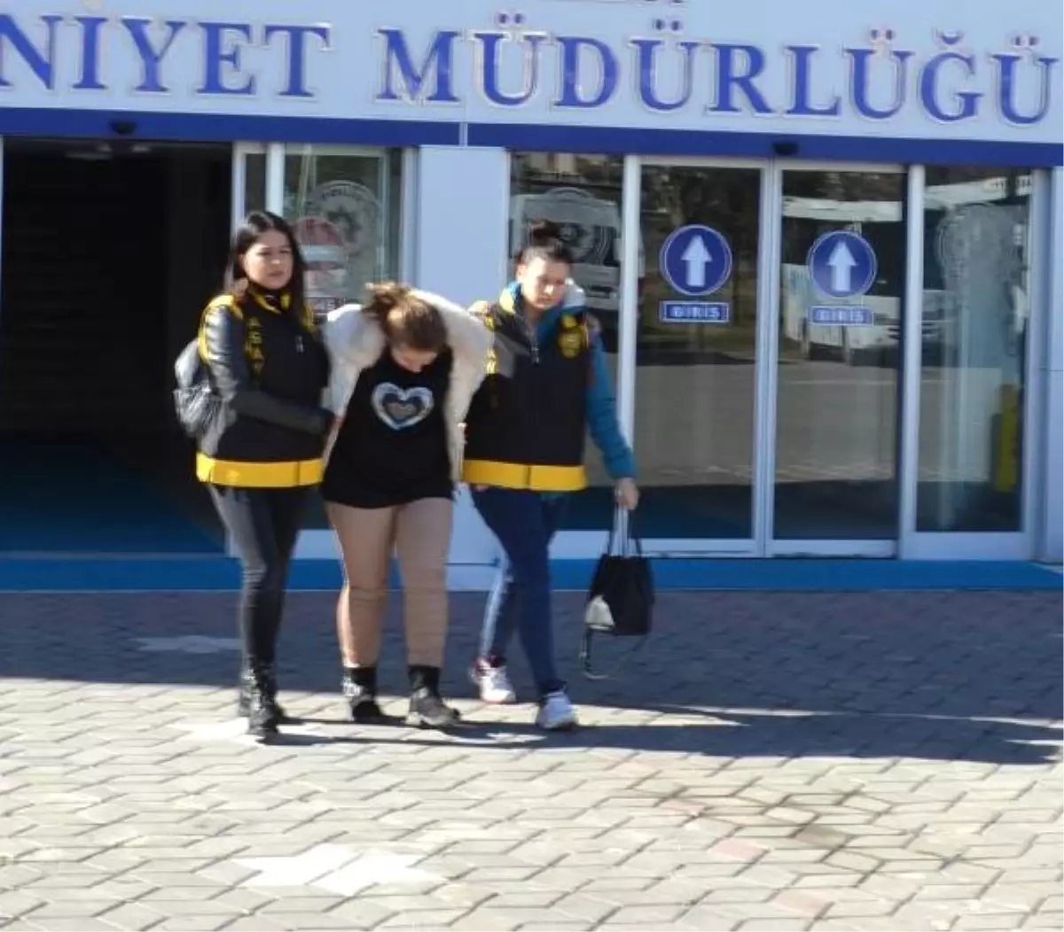 Hırsızlık Şüphelisi 2 Sevgili Tutuklandı