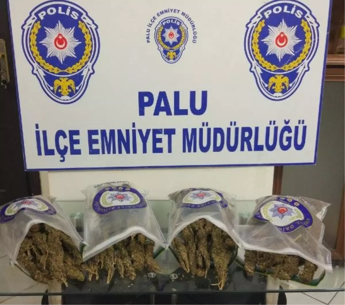 Palu\'da 4 Kilo Esrar Ele Geçti, 2 Kişi Tutuklandı