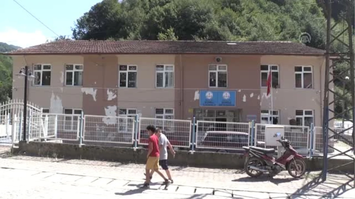 Yemeklerini Okul Yöneticisinin Yaptığı Yemekhanede Yiyorlar - Zonguldak