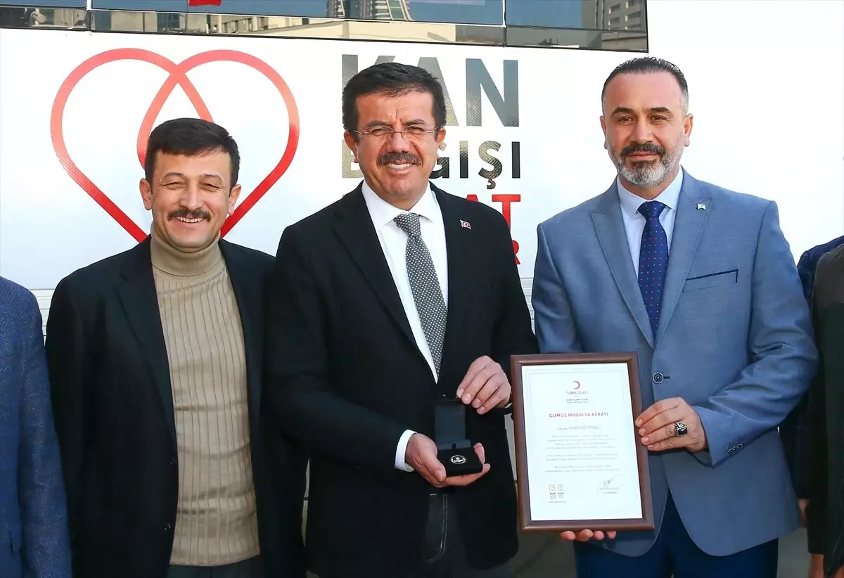 Zeybekçi Kan Bağışında Bulundu