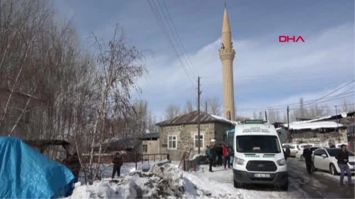 Erzurum Okulun Önünde Bıçaklanarak Öldürülen Genç Toprağa Verildi