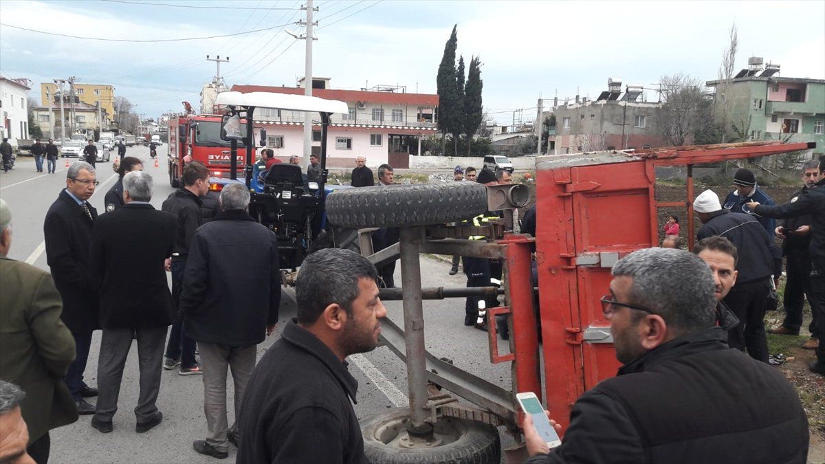 Hatay\'da Tarım İşçilerini Taşıyan Traktör Devrildi: 14 Yaralı