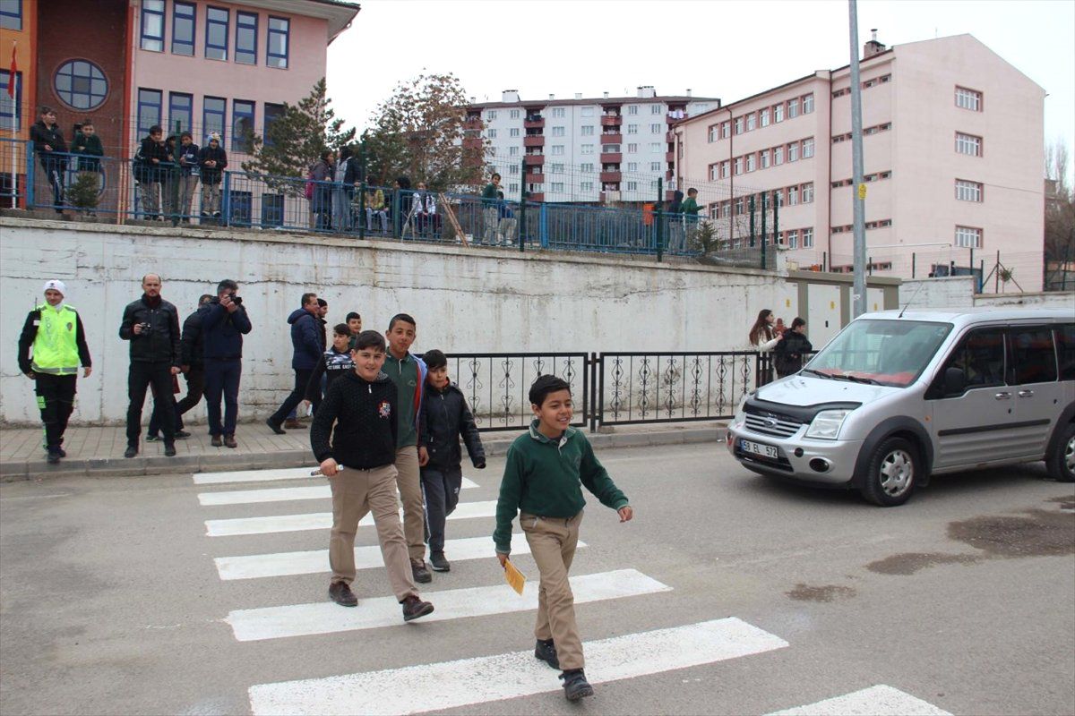 Öncelik Hayatın, Öncelik Yayanın" Kampanyası