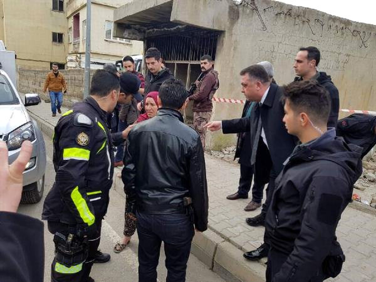 Oyun Oynayan Çocukların Üzerine Bahçe Duvarı Yıkıldı: 3 Yaralı