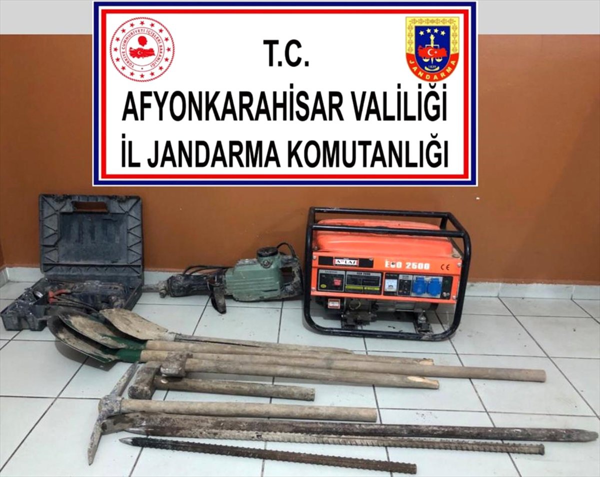 Sit Alanında Kaçak Kazı Yaparken Yakalandılar