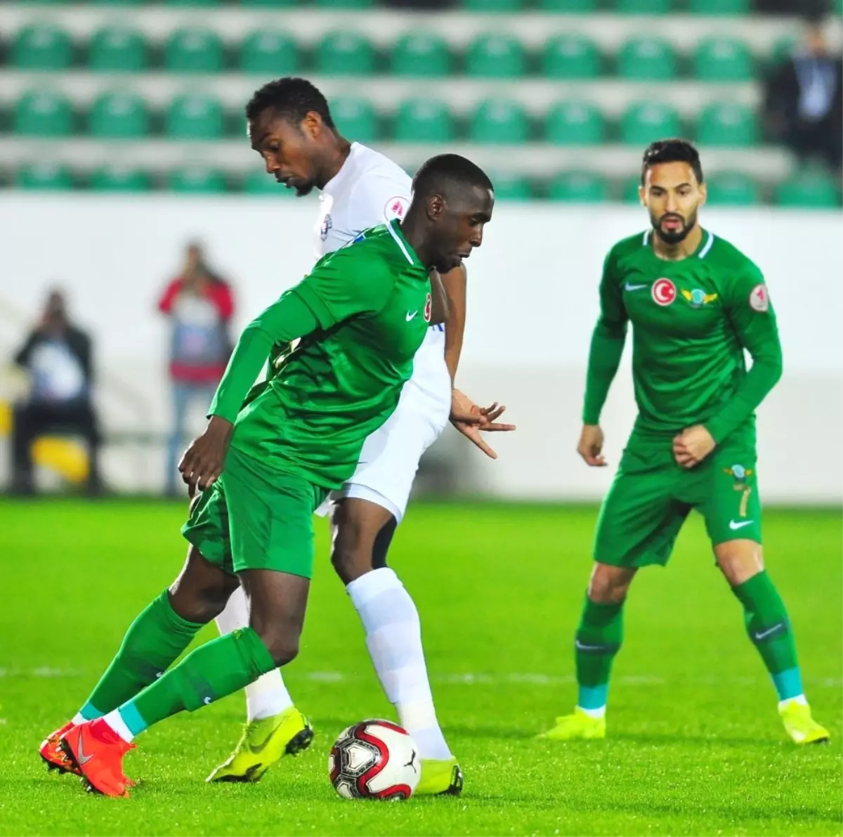 Akhisarspor, Kasımpaşa\'yı Yıktı