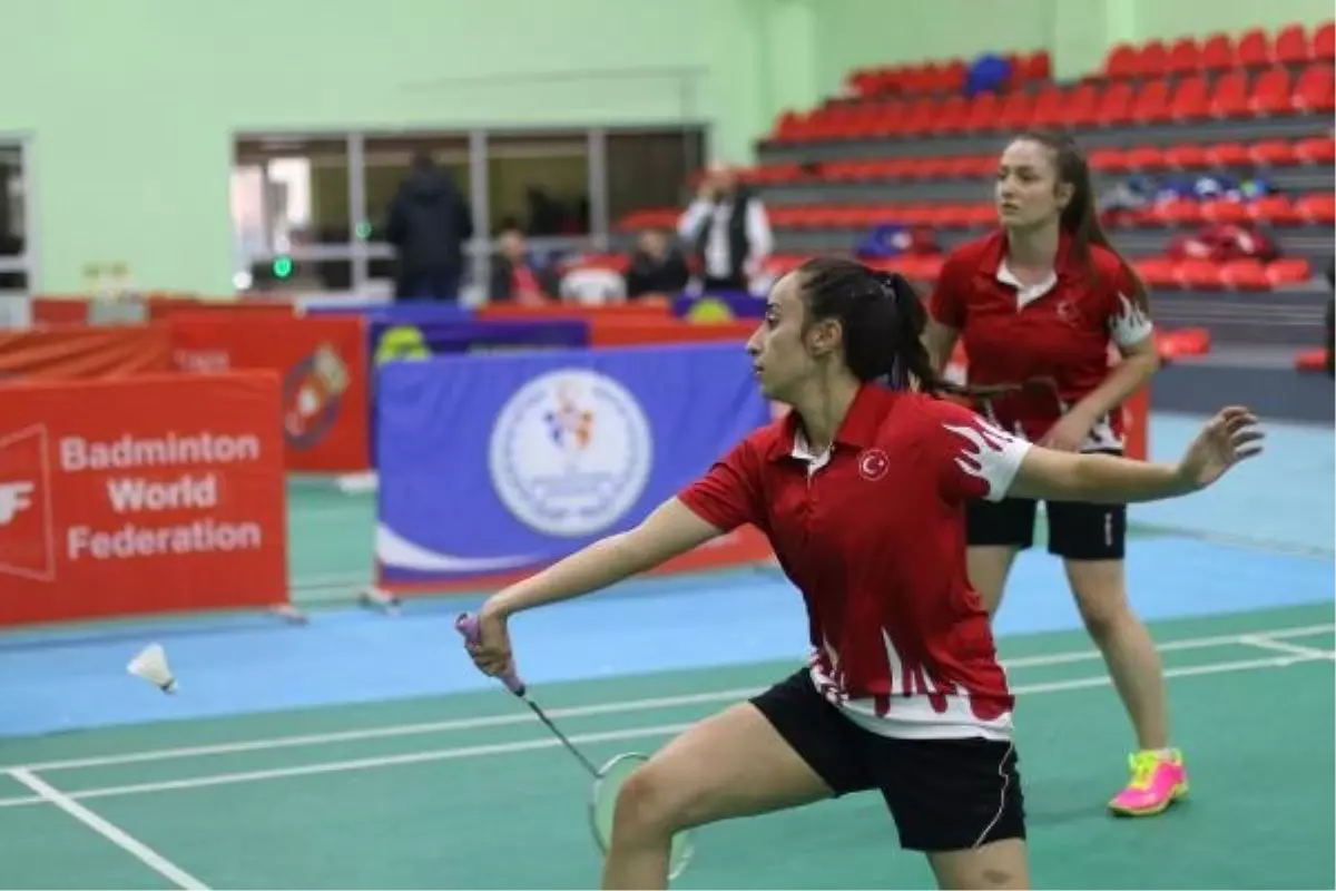 Badmintonda 2 Gümüş Madalya