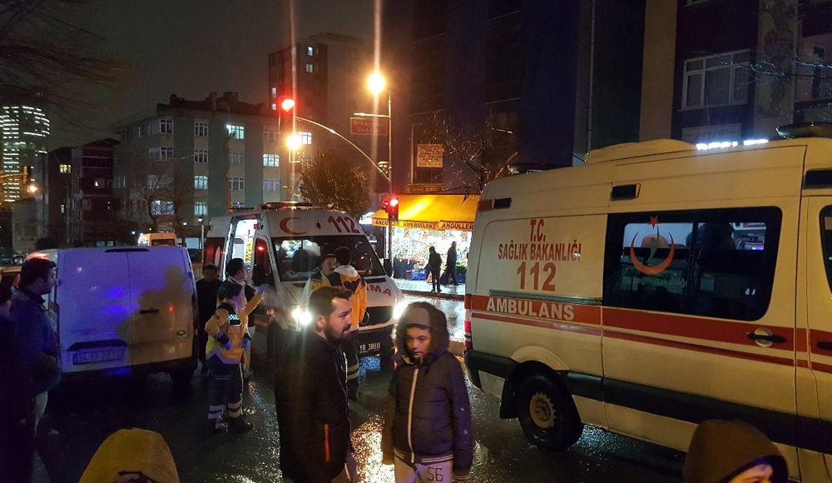 Bağcılar\'da Elektrik Panosu Patladı: 21 Kişi Zehirlendi