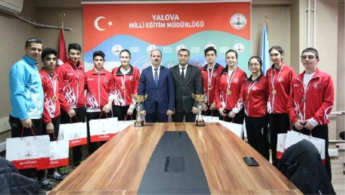 Bahçeşehirli Türkiye Şampiyonlarından Müdürlere Ziyaret