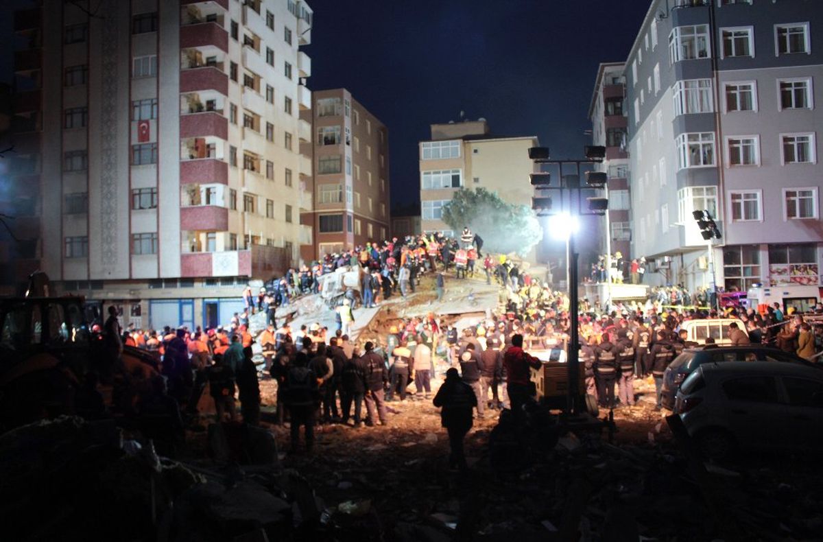 Bina 2 Gün Önce Sallandı"