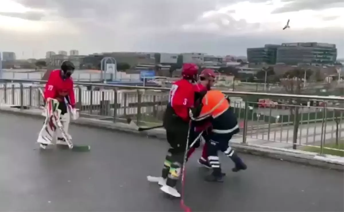 Buz Hokeyi Takımı Temizlik Görevlisine Karşı