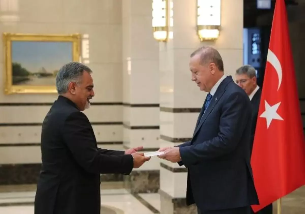 Erdoğan\'a, İtalya, Macaristan ve İran Büyükelçisi\'nden Güven Mektubu