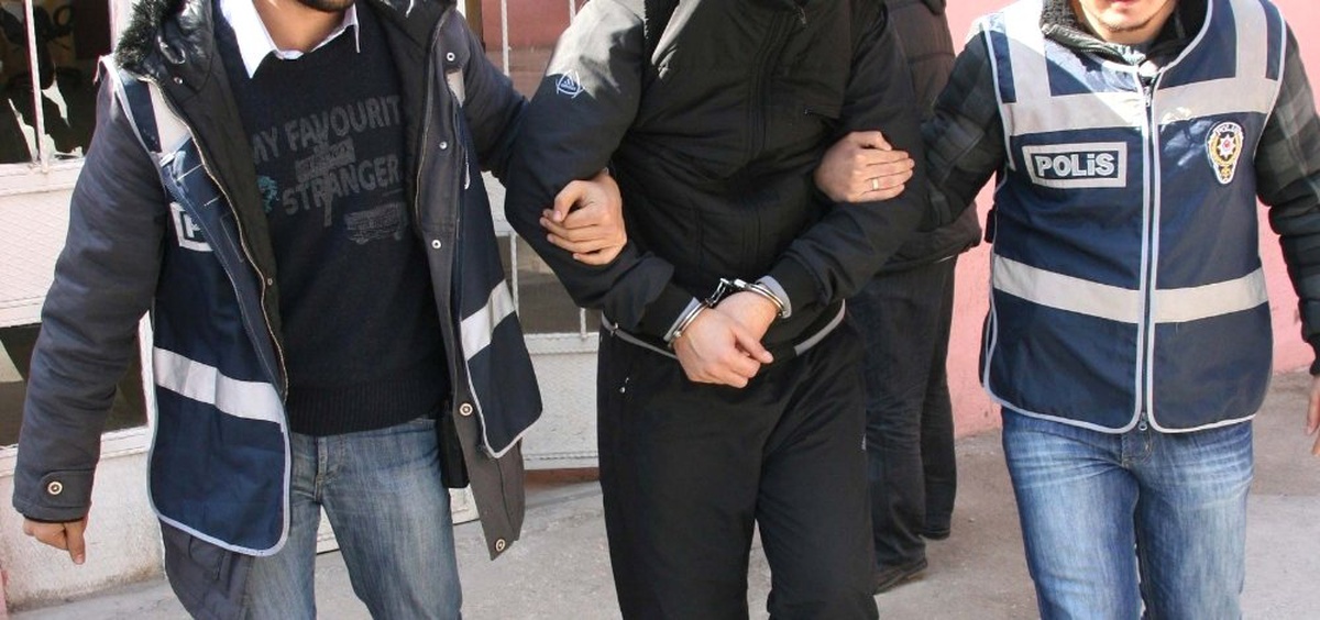 İzmir\'de Pkk/kck Operasyonu: 13 Gözaltı