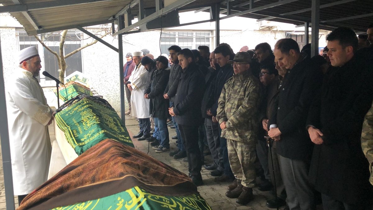 Kaymakam Zehin, Şehit Annesinin Cenaze Törenine Katıldı