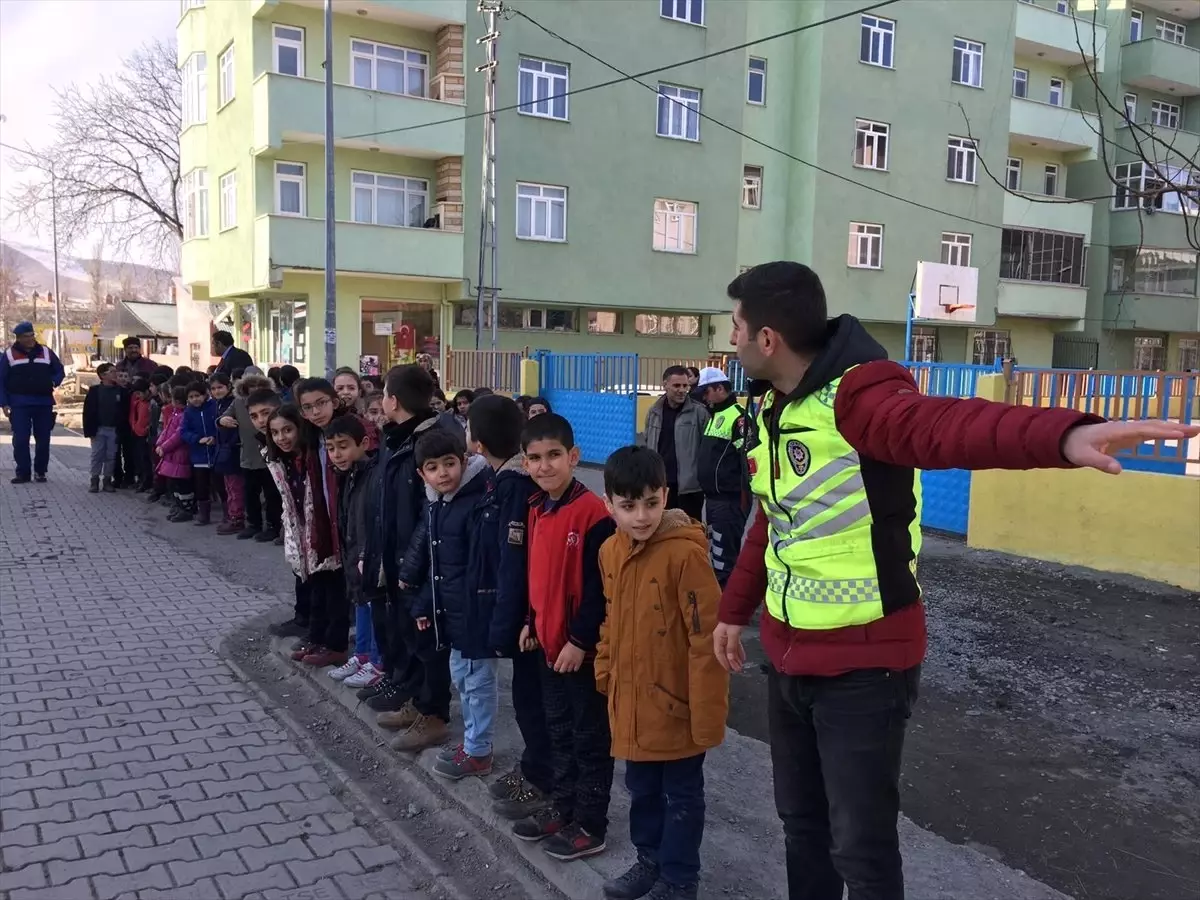 Öncelik Hayatın, Öncelik Yayanın"