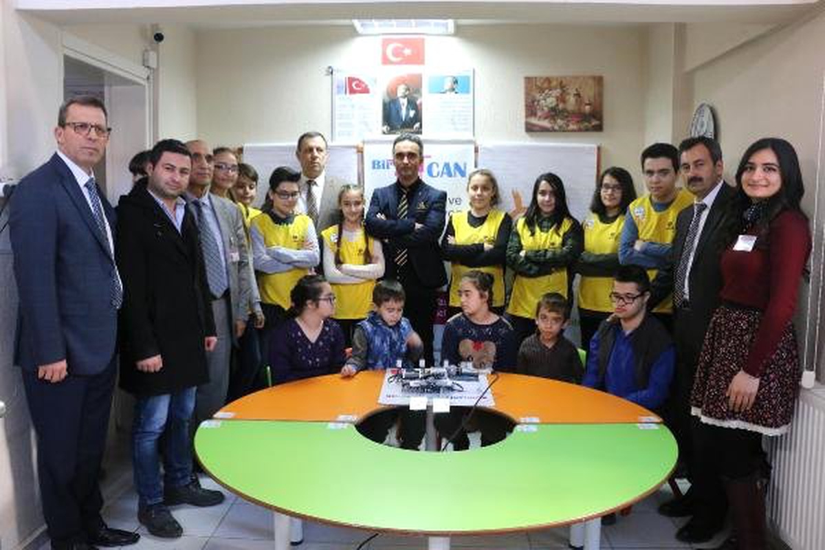 Ortaokul Öğrencisinden Özel Öğrencilere Özel Proje