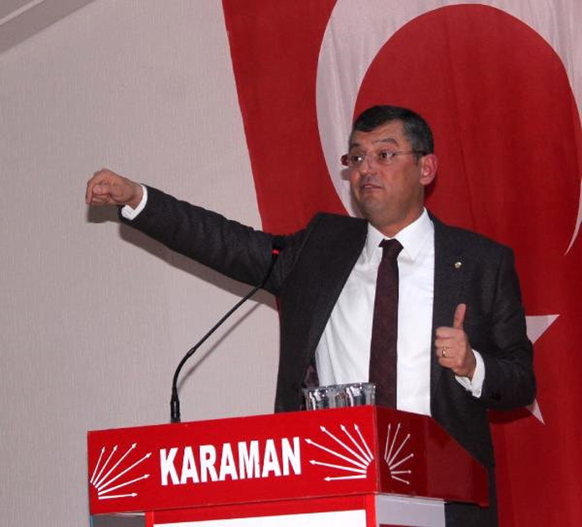 Özgür Özel: Cumhuriyet Yıkılmadıkça, Beka Sorunu Olamaz