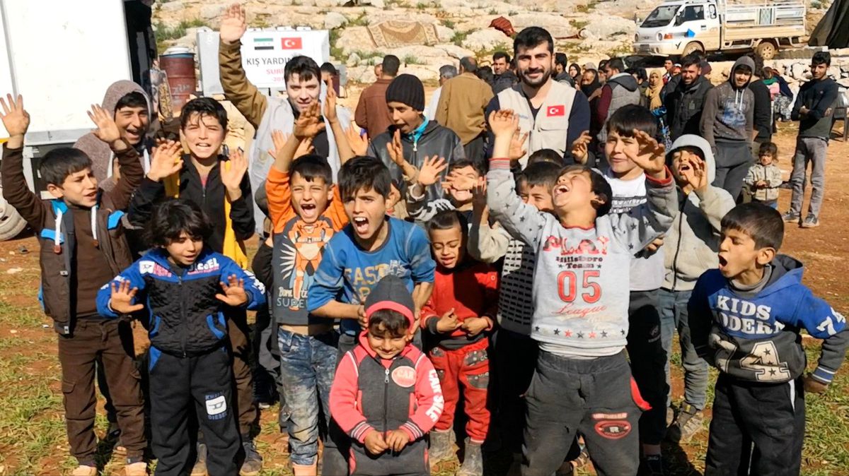 Sadakataşı\'ndan Suriyeli Mültecilere Kış Yardımı