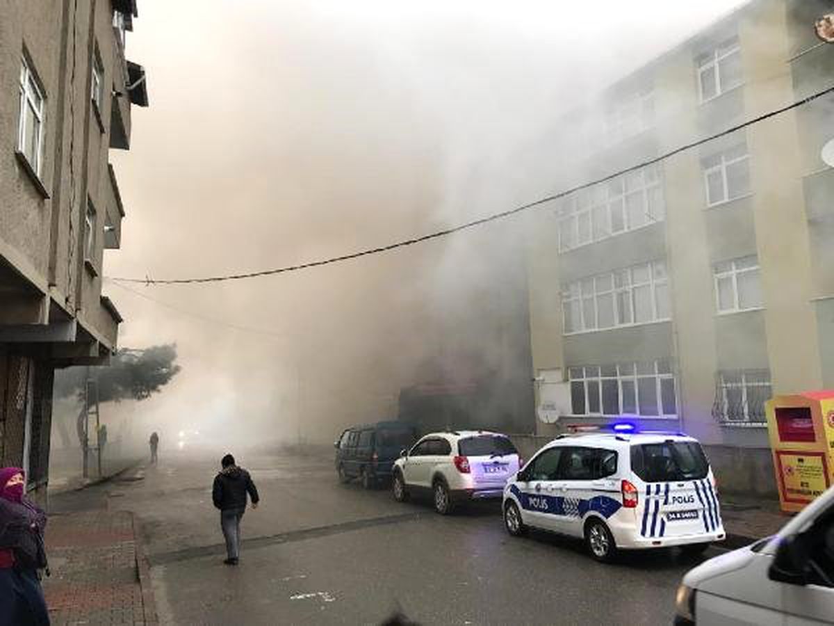 Sancaktepe\'de Tekstil Atölyesinde Yangın (2)