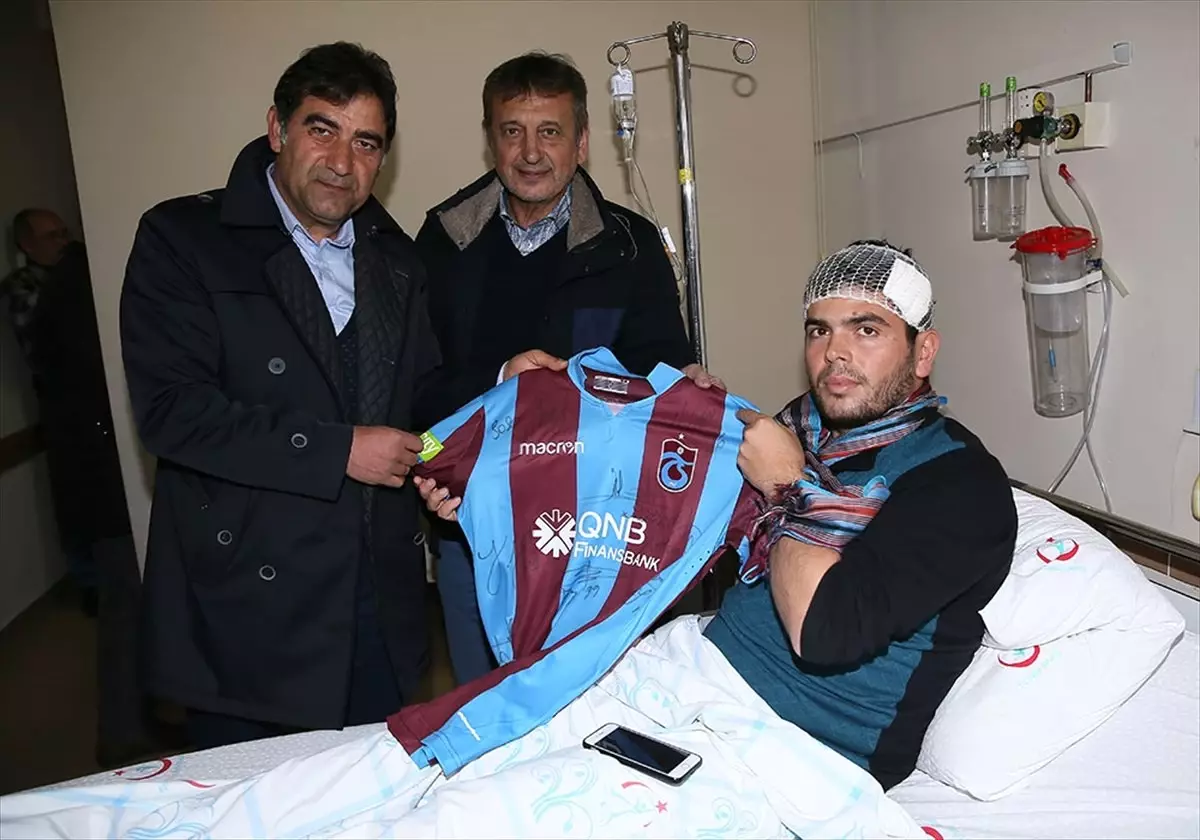 Trabzonspor Teknik Direktörü Ünal Karaman\'dan Gazi Muhammet Atmaca\'ya Ziyaret!