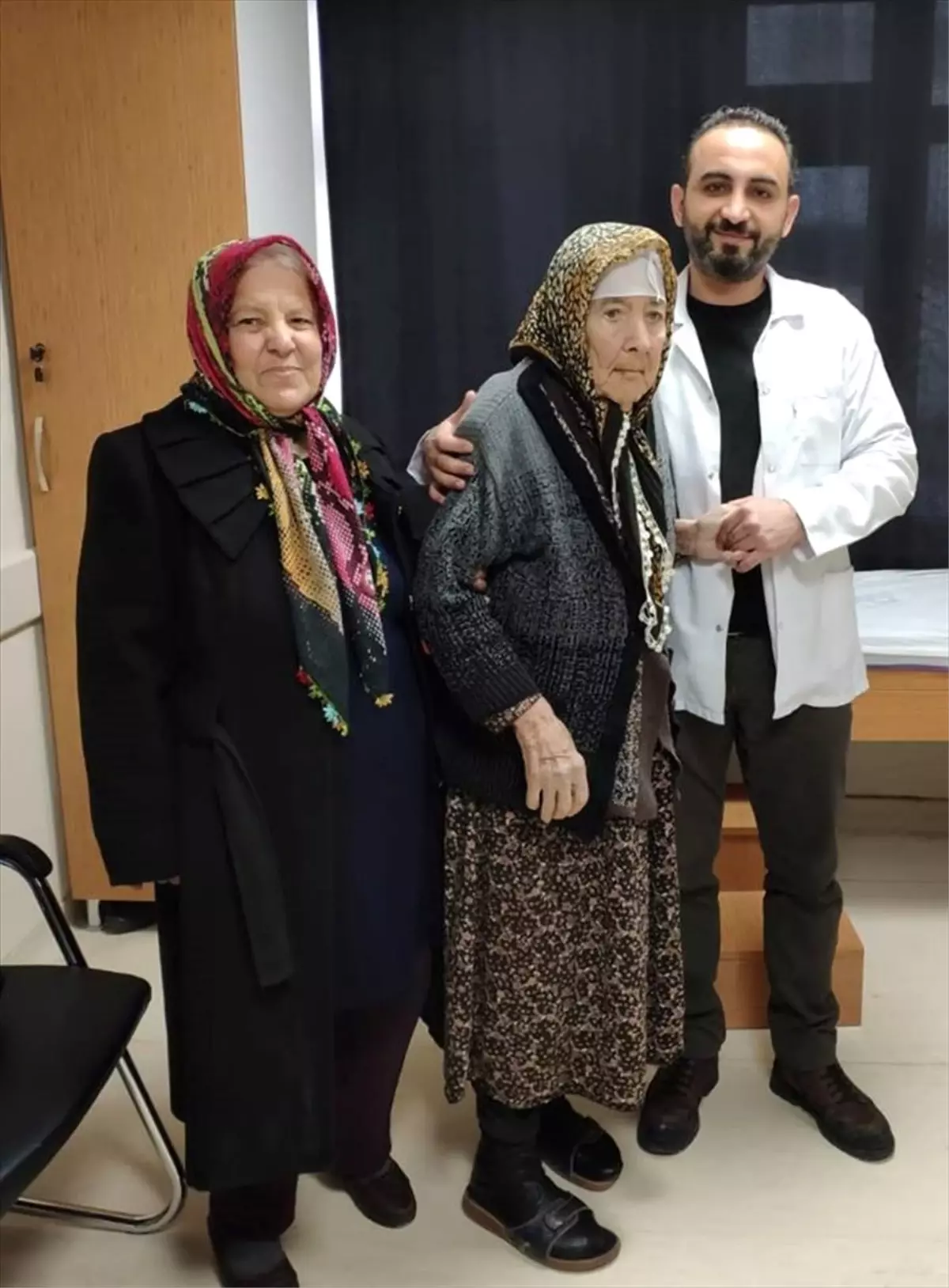 98 Yaşındaki Hastaya Kalça Protezi Ameliyatı