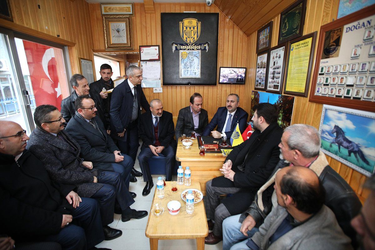 Bakan Gül, AK Parti\'nin Yenimahalle Seçim Bürosunu Açtı