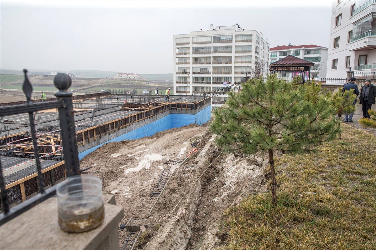 Başkentte Bir Apartmanın İstinat Duvarı Çöktü