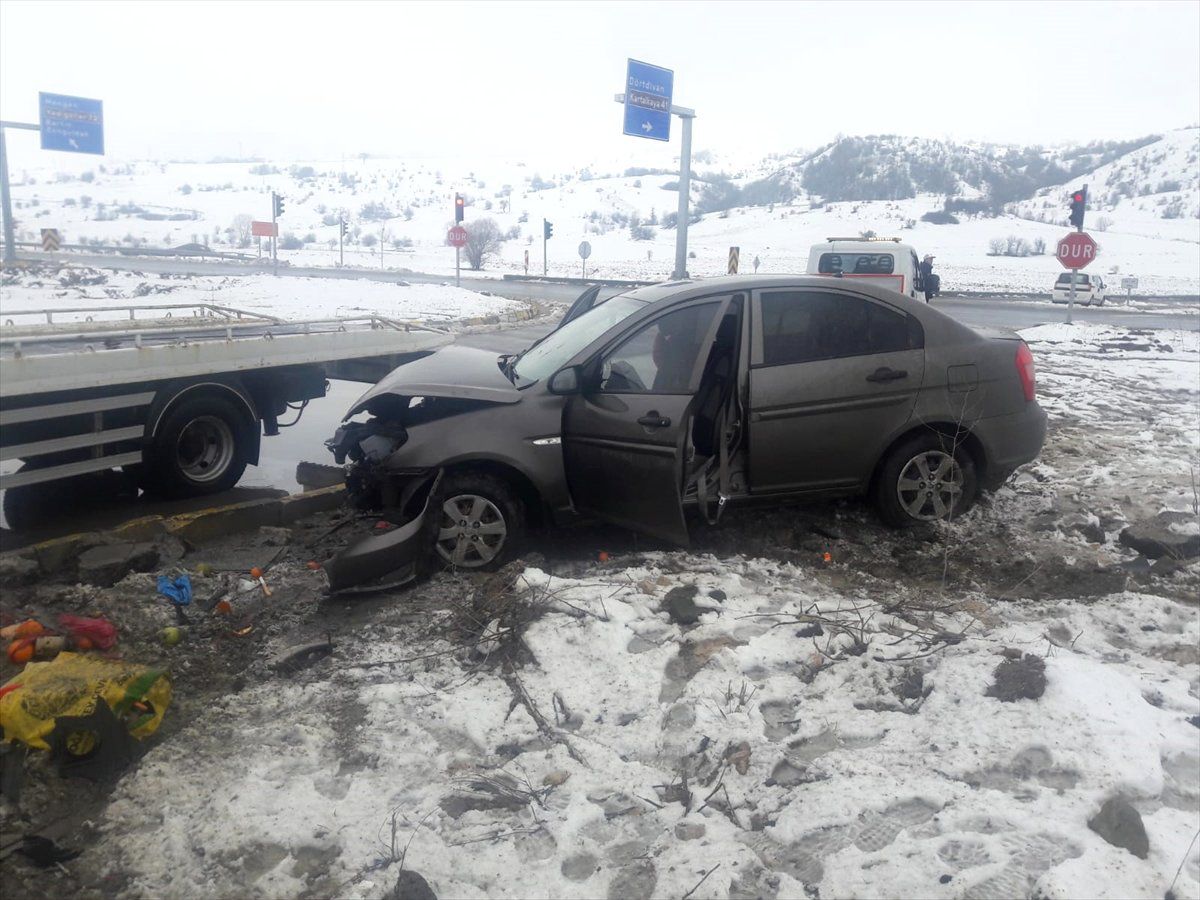 Bolu\'da Trafik Kazası: 3 Yaralı