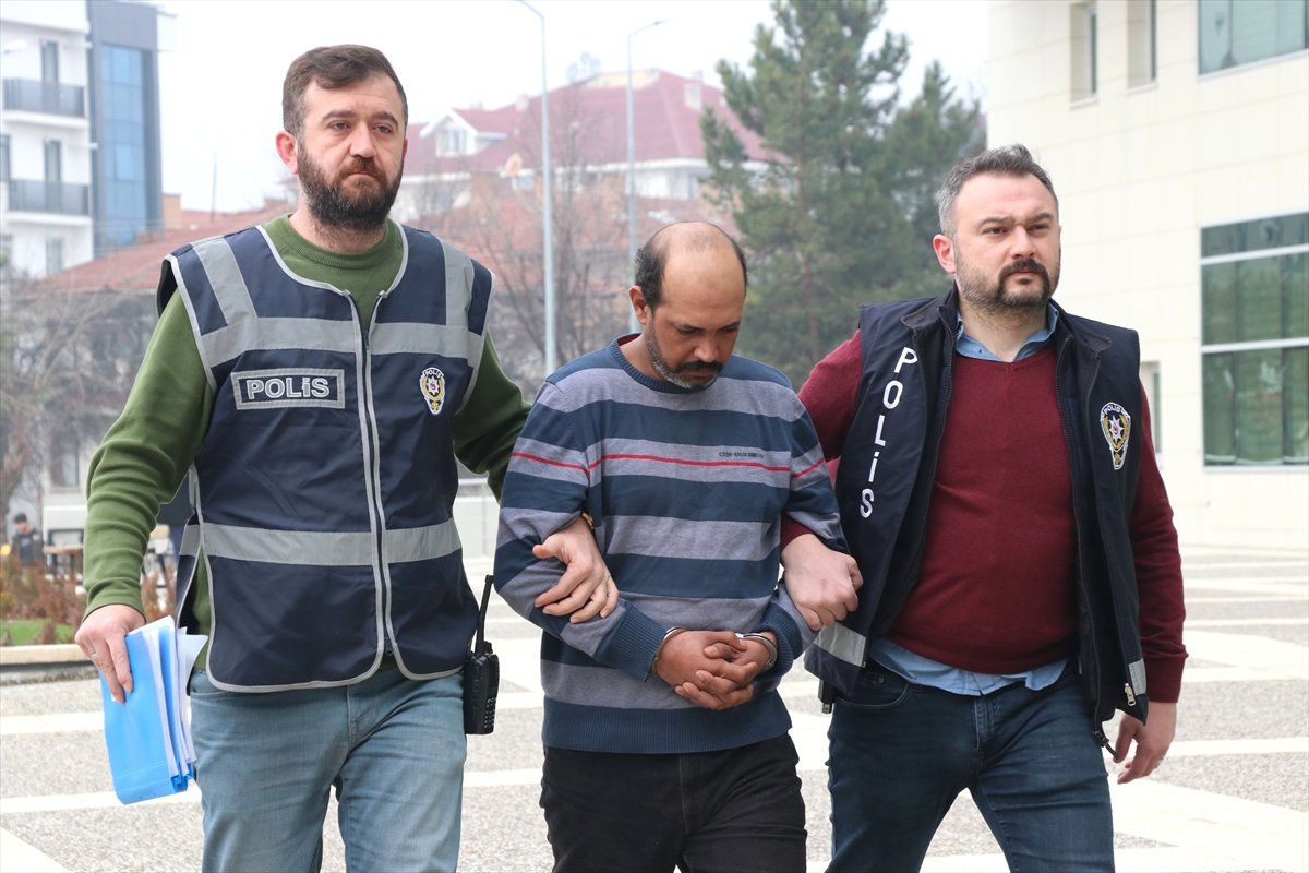 Iraklı Eski Polisin, Tartıştığı Eşini Öldürmesi