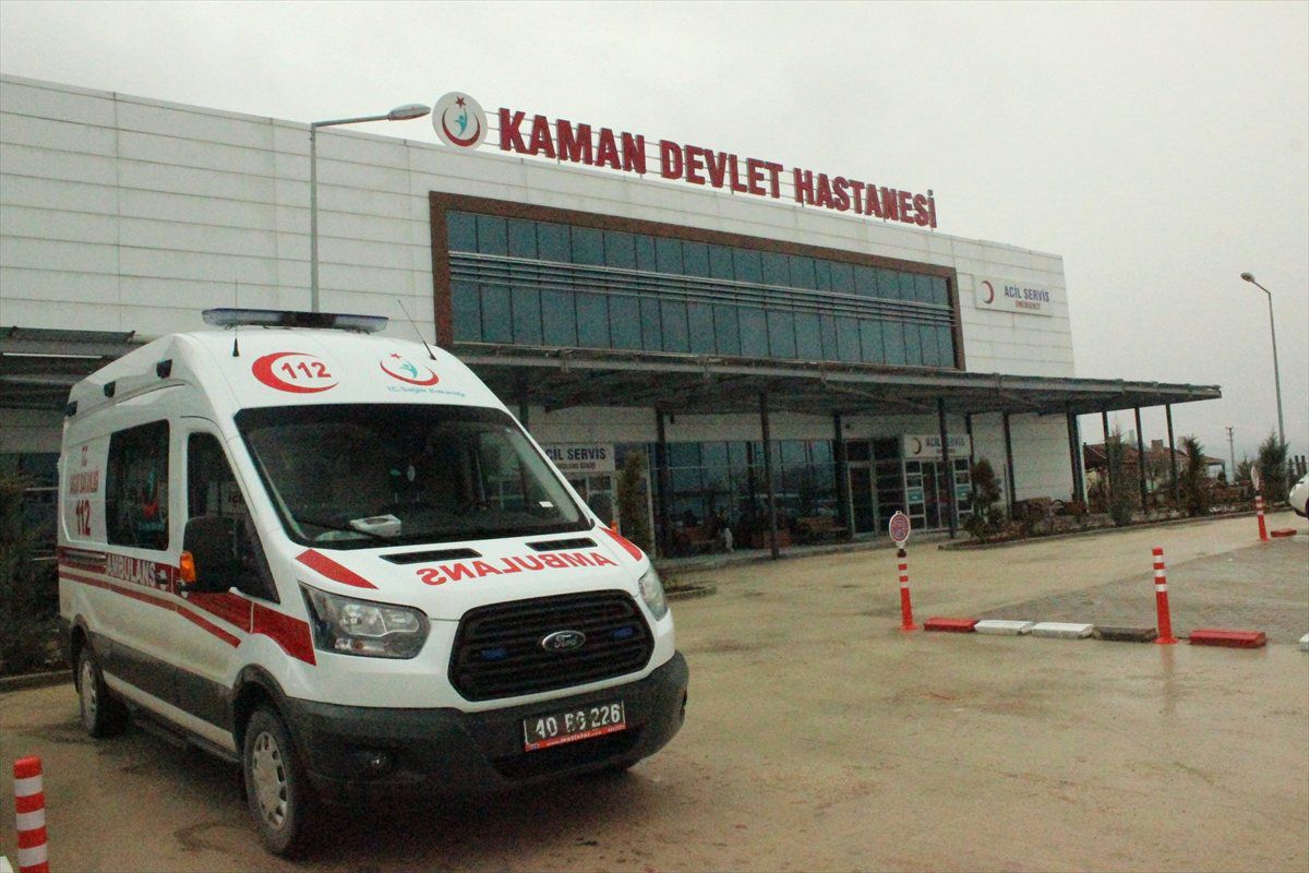 Kırşehir\'de Bıçaklı Kavga: 1 Yaralı