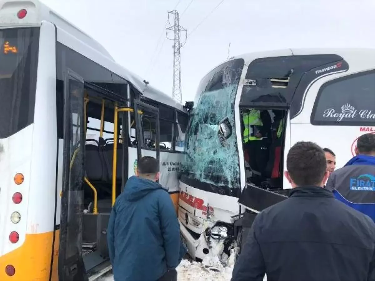 Malatya\'da İki Otobüs Çarpıştı: Çok Sayıda Yaralı Var (1)