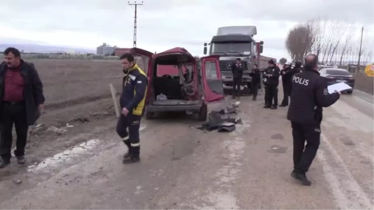 Baba Oğul Trafik Kazasında Hayatını Kaybetti