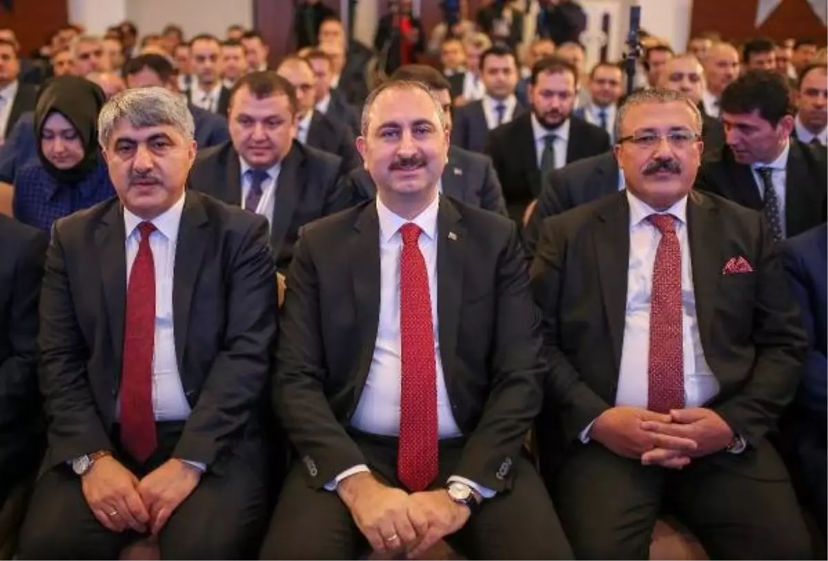 Bakan Gül\'den Fetö\'cü Tepkisi: Videoda Kendini Görüyor, \'O Ben Değilim\' Diyor