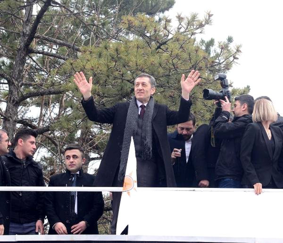 Bakan Selçuk, Memleketinde MHP\'li Adaya Destek İstedi