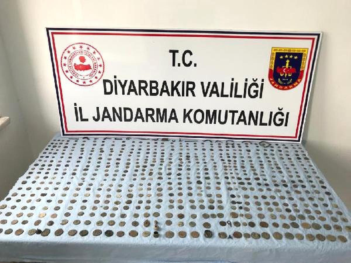 Diyarbakır\'da 943 Adet Tarihi Sikke Ele Geçirildi