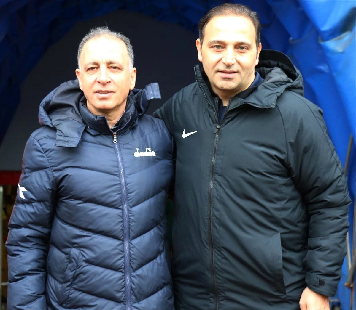 Eskişehirspor Teknik Direktörü Fuat Çapa\'dan Karabükspor Maçında Büyük Centilmenlik Örneği