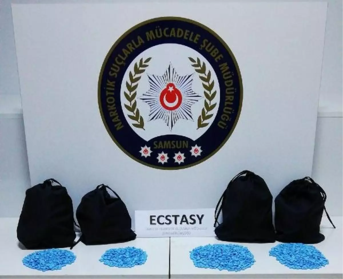 Evde 2 Bin 604 Ecstasy Hap Ele Geçirildi