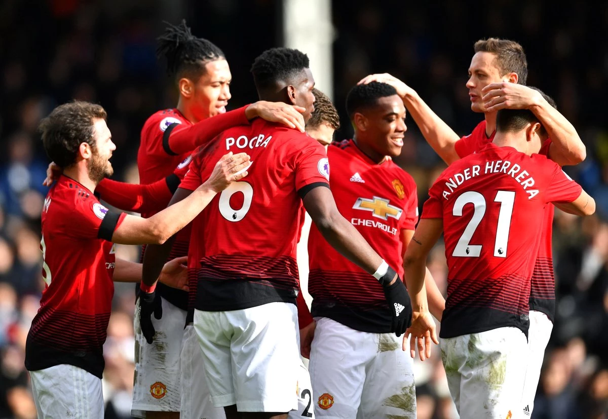 Fulham\'ı Deviren Manchester United Çıkışını Sürdürdü